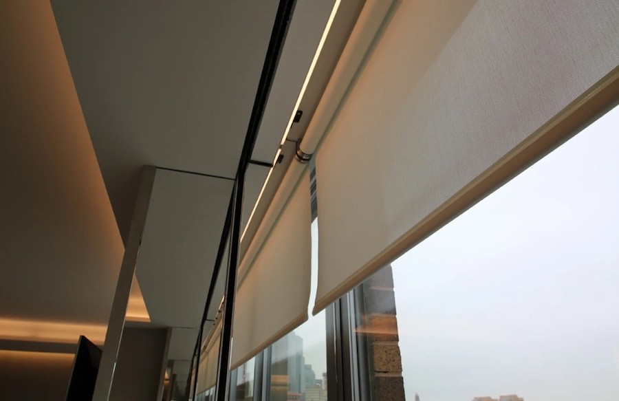embrace-autumn-more-comfortably-with-motorized-shades