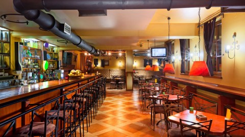 upgrade-your-restaurant-with-an-automated-audio-video-system